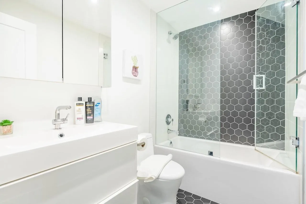 Upscale 3Br Condo - Minutes From High Park Toronto Canada