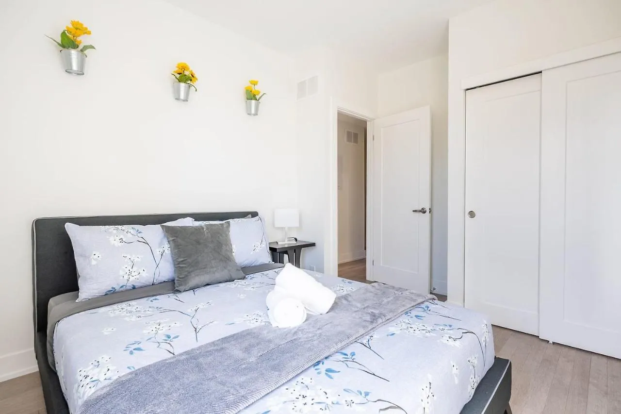 Upscale 3Br Condo - Minutes From High Park Toronto 0*,  Canada